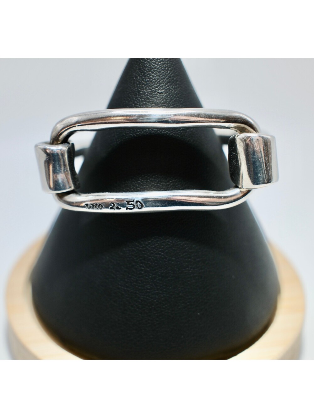 Uno de 50 Silver-Tone Swan Buckle Cuff Bracelet
